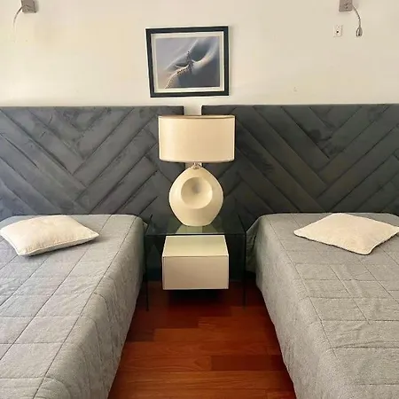 Em Boa Localizacao Com Piscina Apartmán