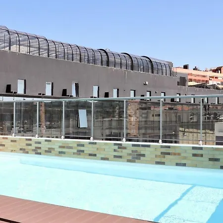 Em Boa Localizacao Com Piscina * ליסבון