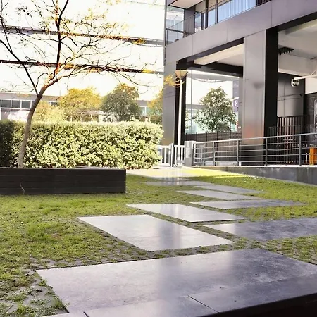 Em Boa Localizacao Com Piscina *