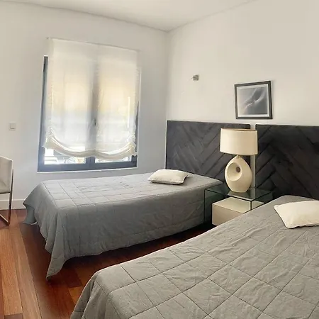 Em Boa Localizacao Com Piscina Lisboa